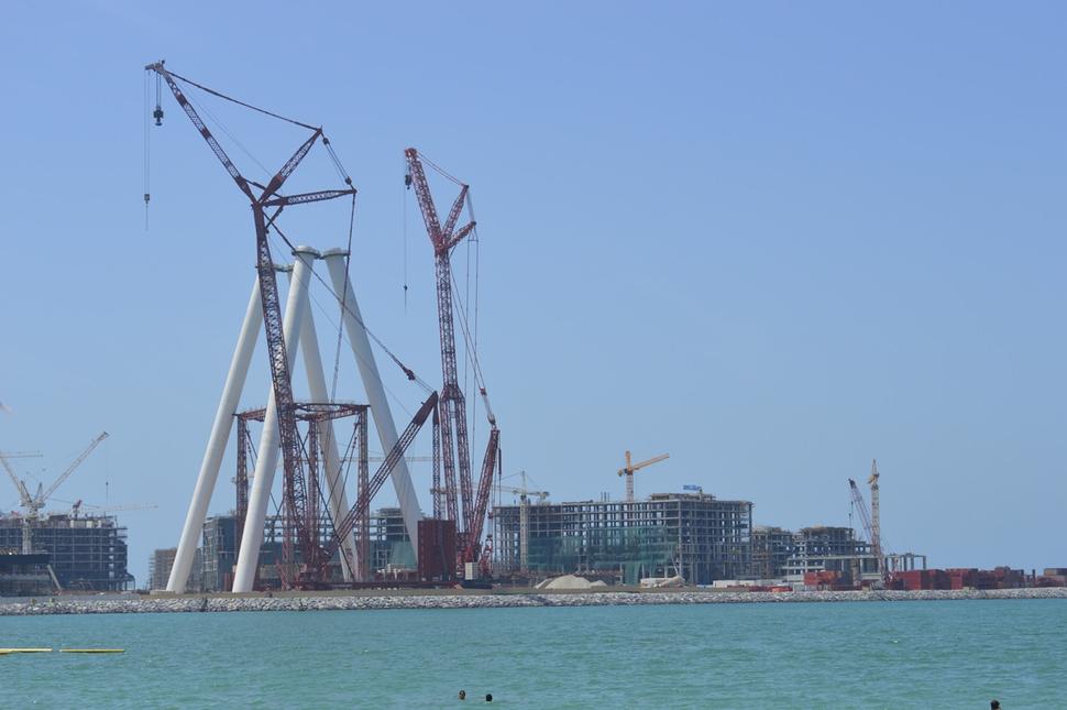 Výstavba v okolí pláže Marina Beach - budúce najväčšie ruské koleso na svete