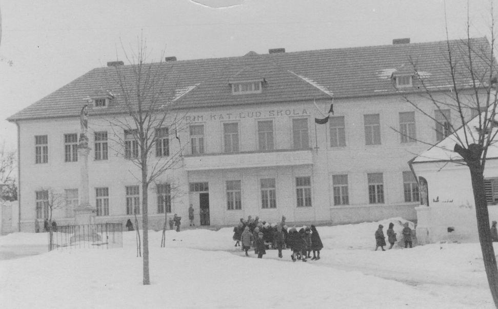 Rímskokatolícka ľudová škola v Cíferi z roku 1927