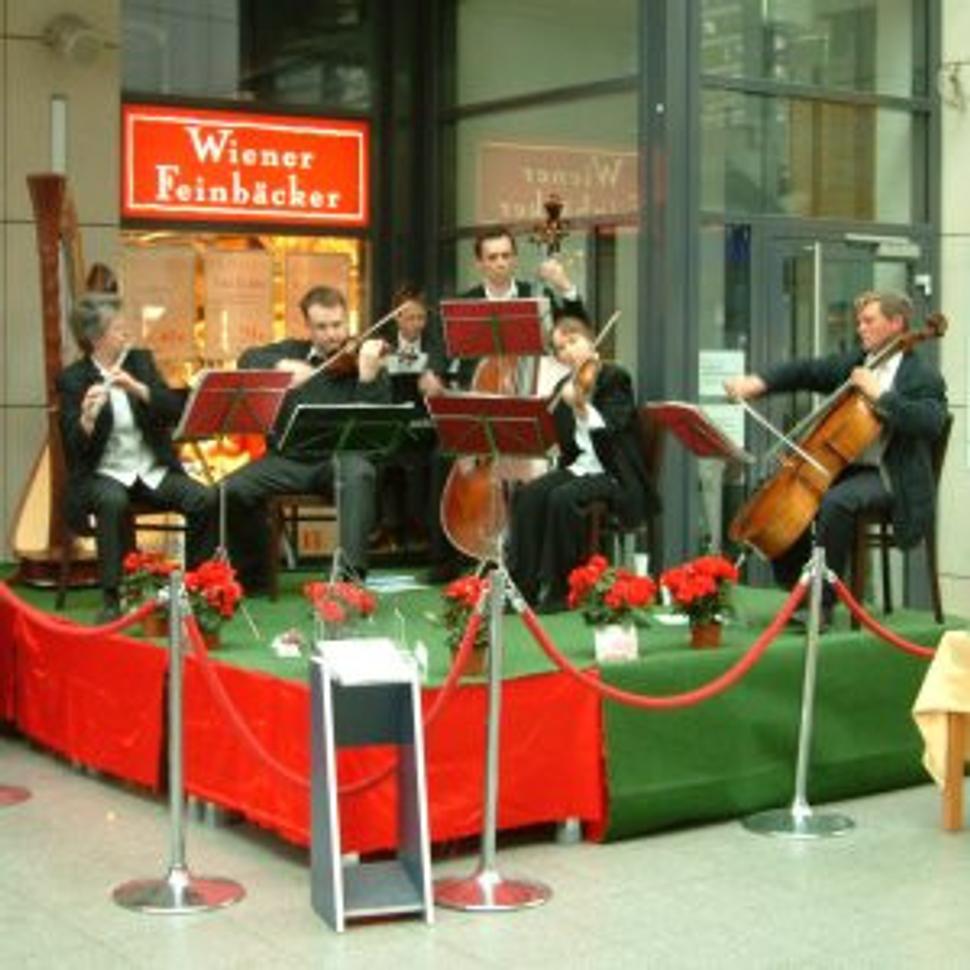Malý koncert na železničnej stanici v Mannheime