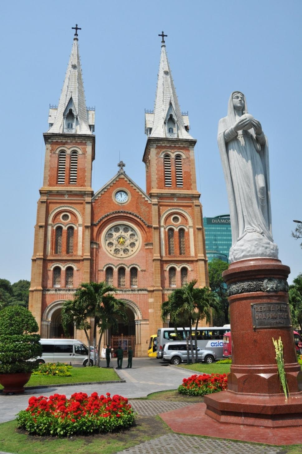 Katedrála Notre Dame je ukážkou koloniálneho štýlu