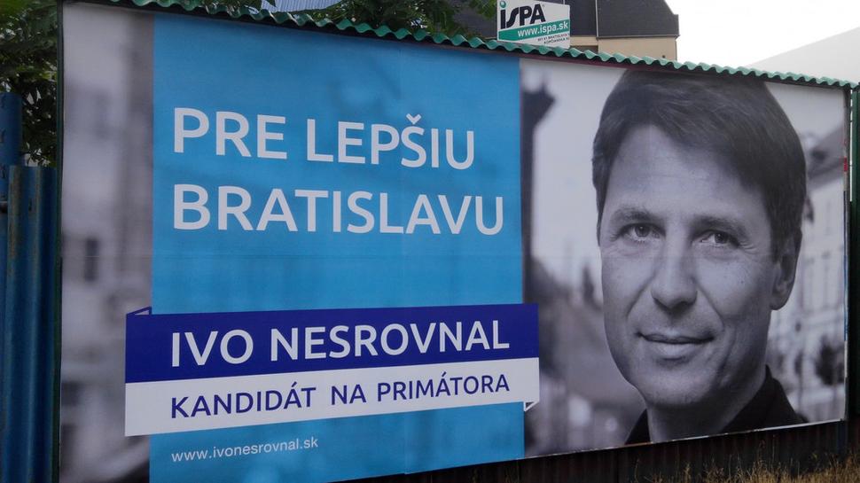 JUDr. Ivo Nesrovnal ako právnik sám porušuje volebný zákon a svoje bilboardy umiestňuje na plochy, proti ktorým sám bojuje.