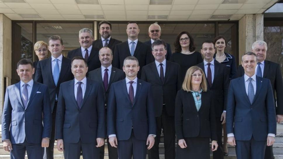 Vláda Slovenskej republiky. Tomáš Drucker už nie je ministrom vnútra. Nahradila ho pravá ruka Róberta Kaliňáka, Denisa Saková