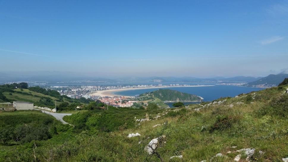 Laredo, v pozadí Santona.