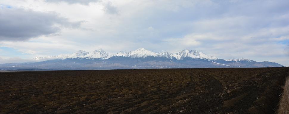 večerný pohľad od Veľkého Slavkova na Tatry