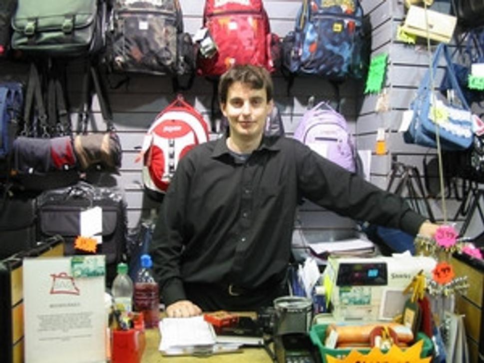 Autor ako úspešný predavač ruksakov a kufrov. :))