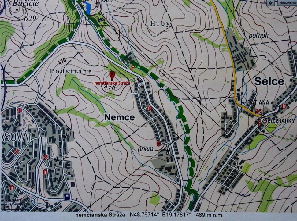 Z horného konca obce Nemce (bus) sa autom dostaneme na koniec ulice Lúčna a popri cintoríne poza dvory vystúpime na lúčny vrchol Stráže. Od vrcholovej lavičky (ohnisko) sa otvára krásny kruhový výhľad na okolie.
