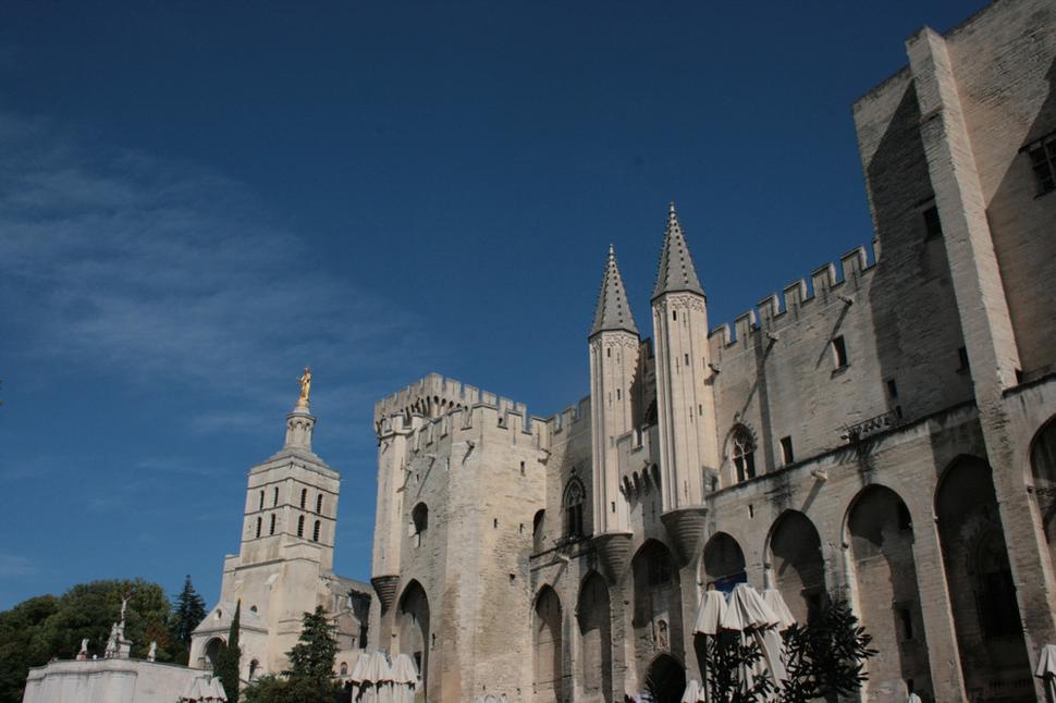 Ešte jeden pohľad na pápežský palác.