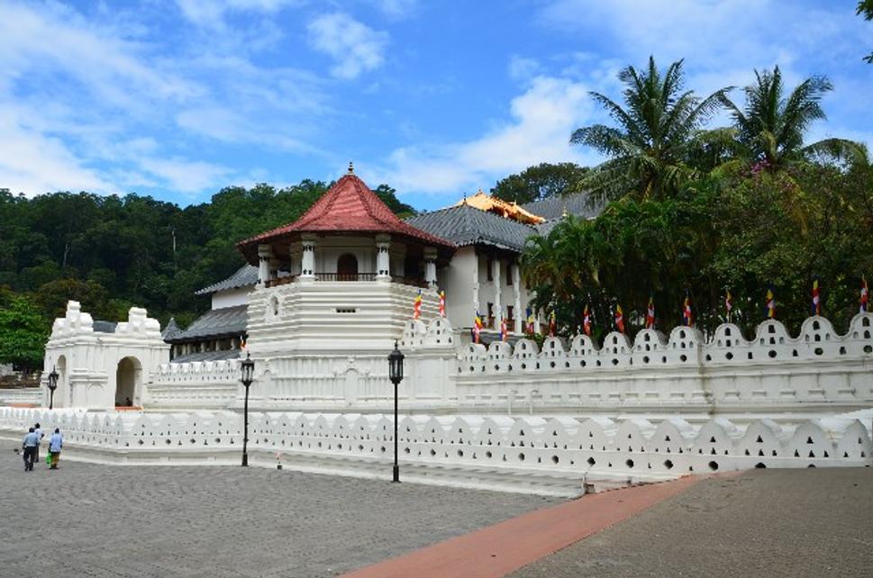 Sri Dalada Maligawa - chrám Buddhovho zubu v Kandy