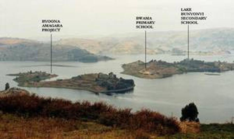 Pohlad na jazero a Bwama Island