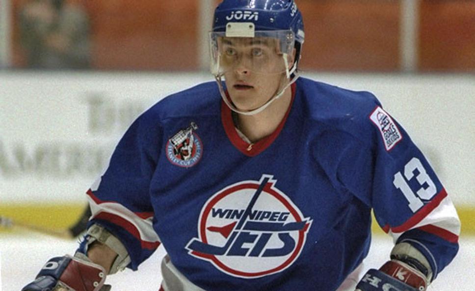 Selänne v drese Winnipegu Jets v začiatkoch jeho zámorskej kariéry.