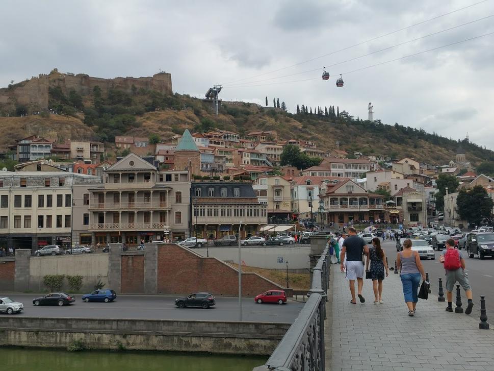 Pevnosť Narikala - nahor vedie lanovka