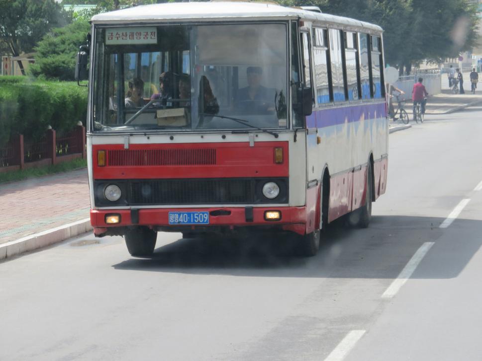 Ooooch akú značku autobusu som nevidel? No predsa zo spriatelenej krajiny - ČSSR