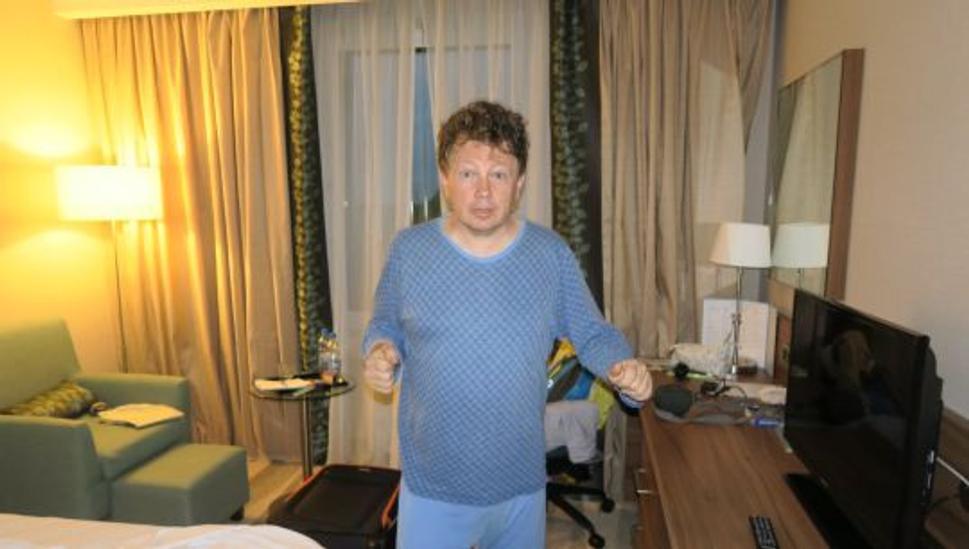 Pyžamová nočná evakuácia o pol tretej ráno.