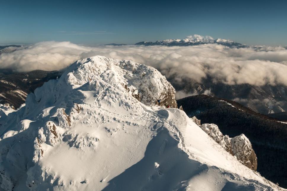 Z vrcholku. Nízke Tatry v pozadí