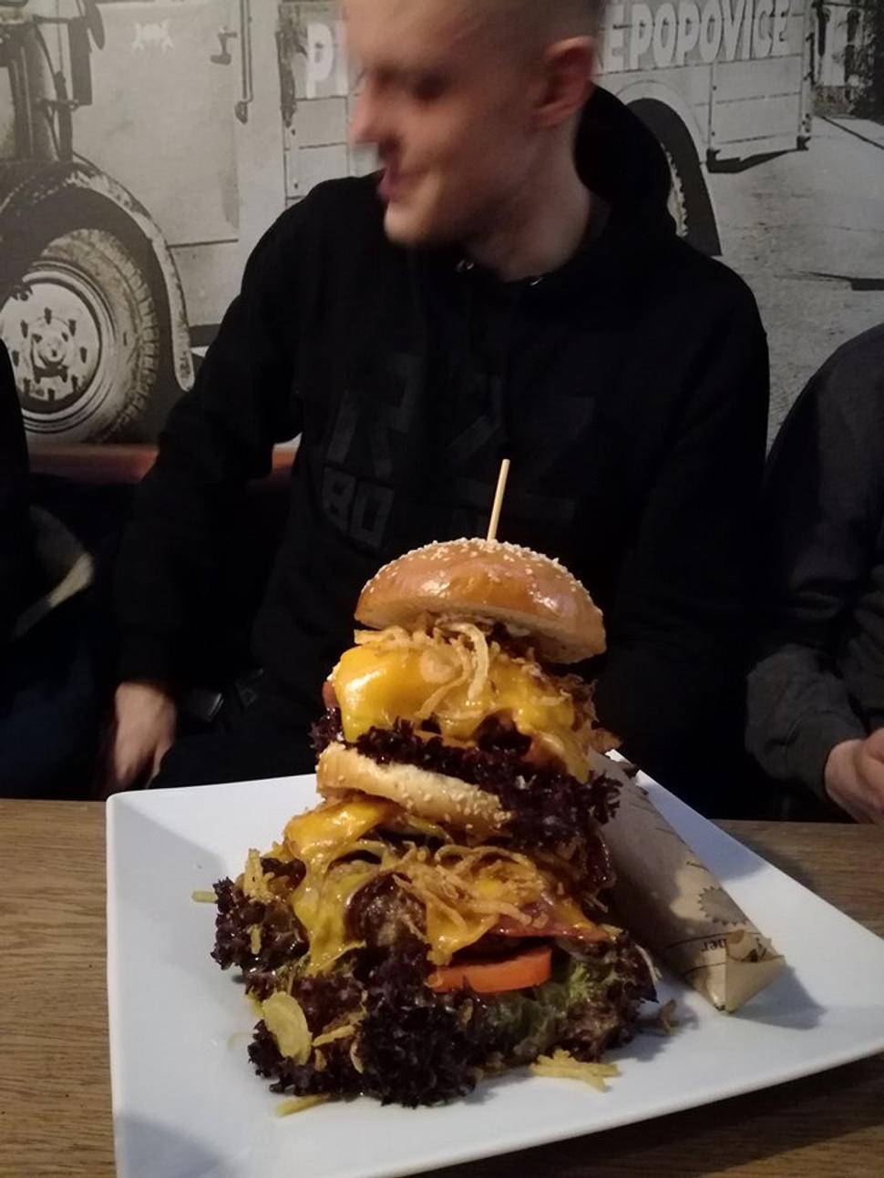 Ja pred bojom s týmto mackom