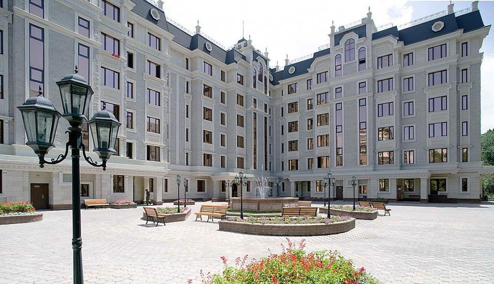 Bytový dom Versaille -pohľad na dvor