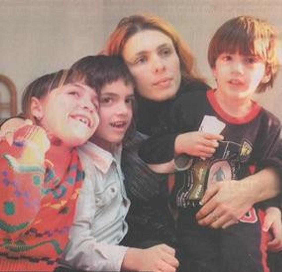 Galit Poko a s troma jej deťmi v Izraeli.