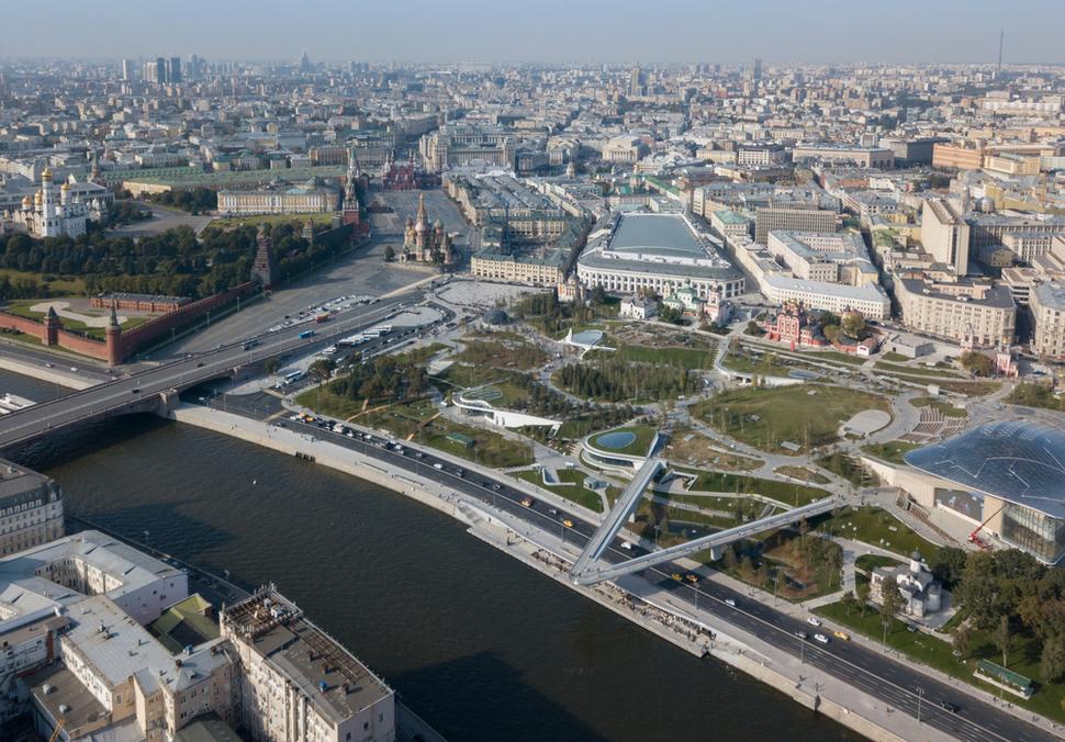 Prvý verejný park po 50 rokoch Ekologický Zaryadye park, ktorý vyrástol na mieste zbúraného hotela Moskva