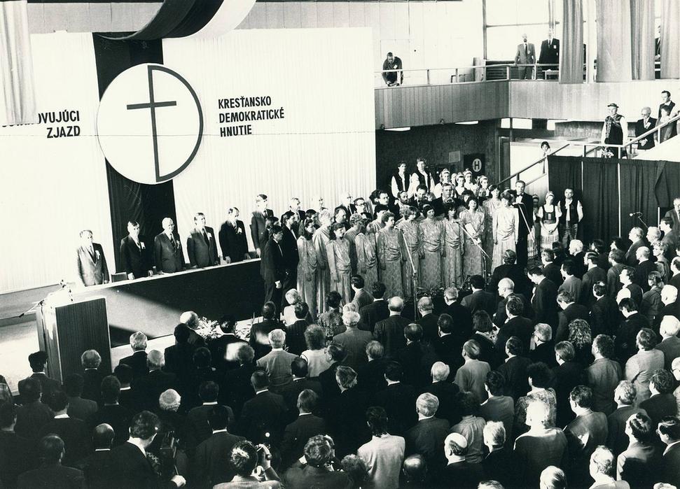 Ustanovujúci snem KDH sa uskutočnil 17. februára 1990 v Nitre