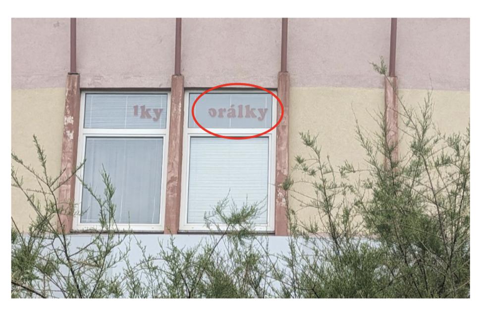 človek by sa už nedivil ničomu (bozkávam vás všade)