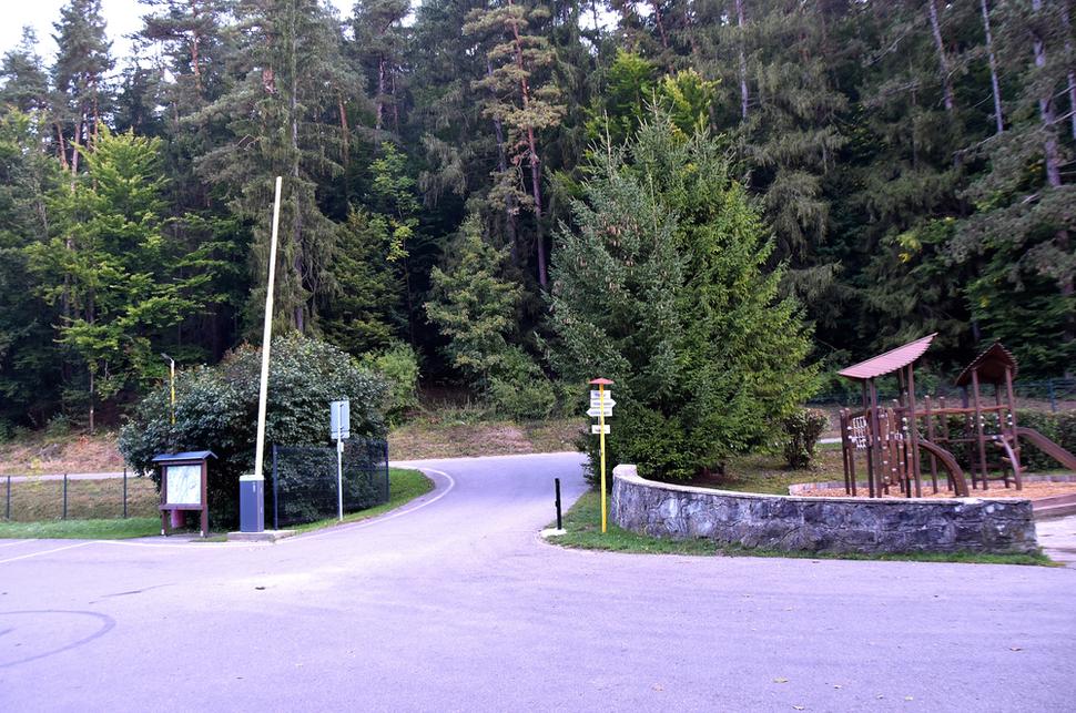 parkovisko, Camping Manínska tiesňava