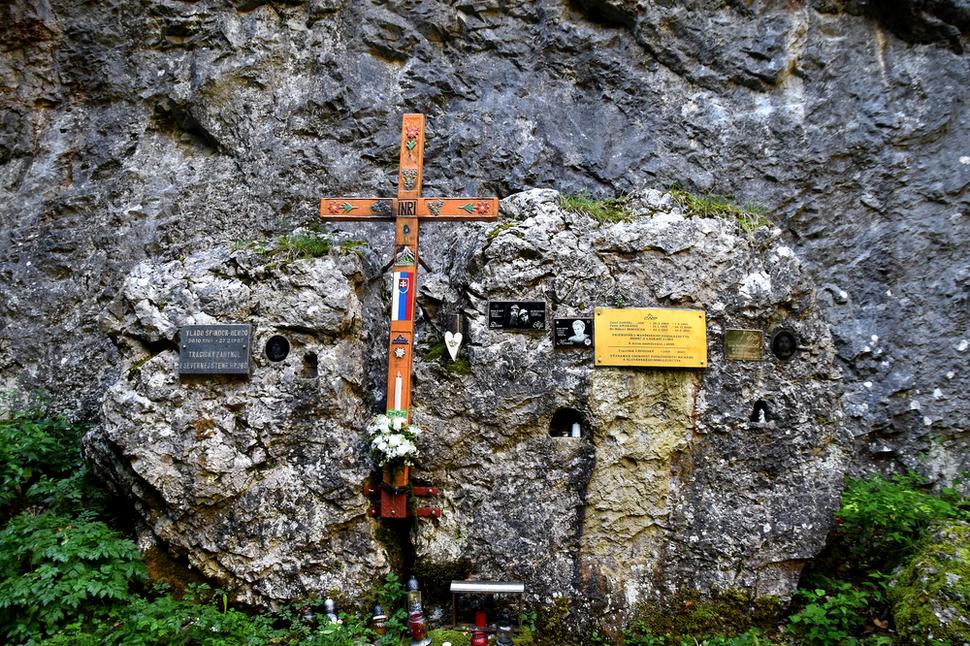 symbolický cintorín