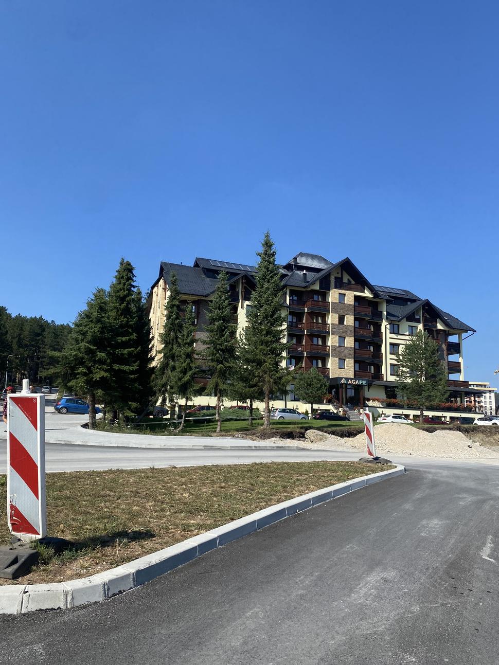 Zlatibor a cesta k novému hotelu vo výstavbe