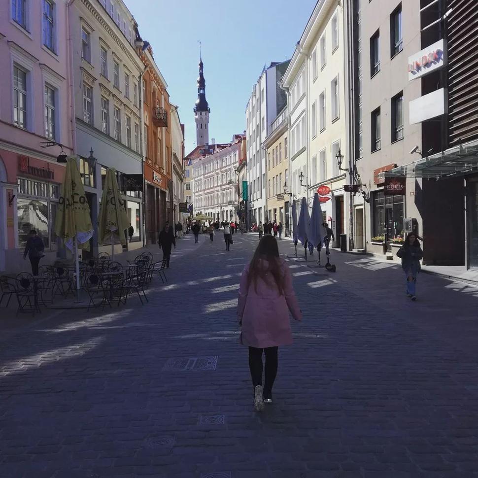 V uličkách Tallinnu.