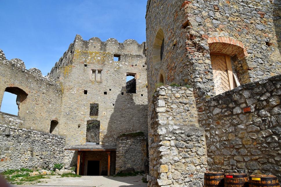 kaplnka a severný palác