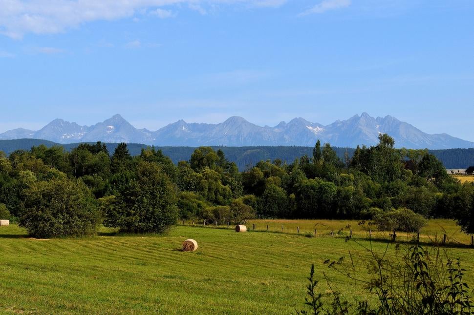 výhľad na štíty Vysokých Tatier