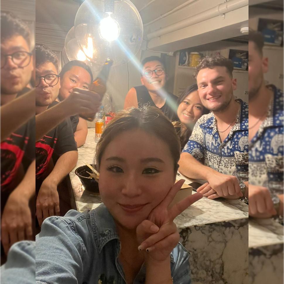 Taiwanská influencera, OnlyFans editor, podnikateľ z Vietnamu, Ukrajinec, Thajka a Slovák. Proste hostel.