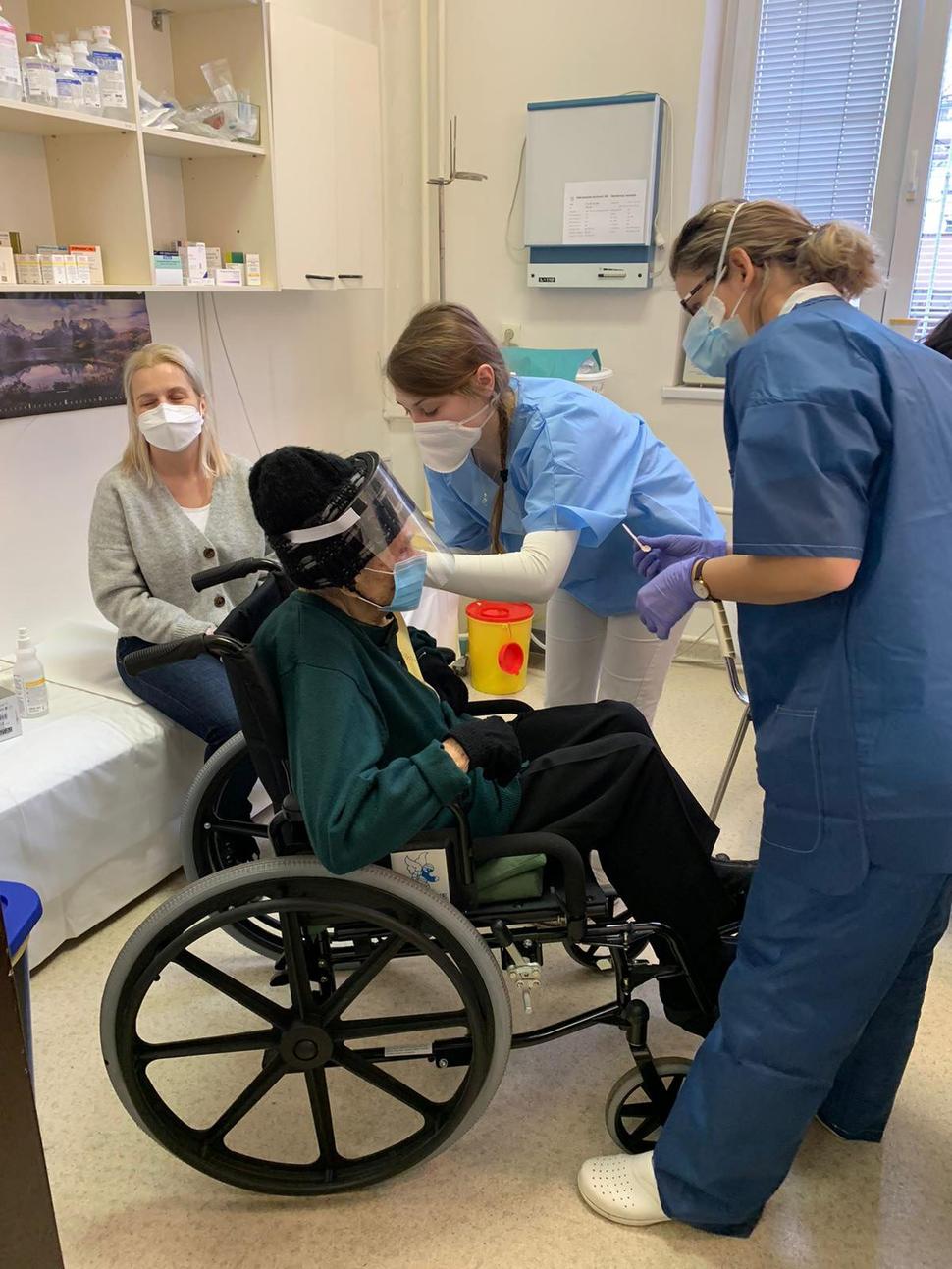 104-year-old Mrs Vilma received a jab in Bratislava
