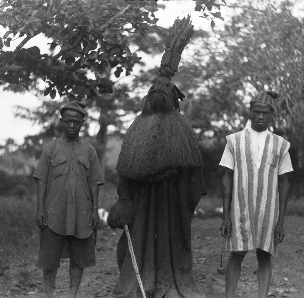 Obřadní maska válečného ducha. Sierra Leone, 1936