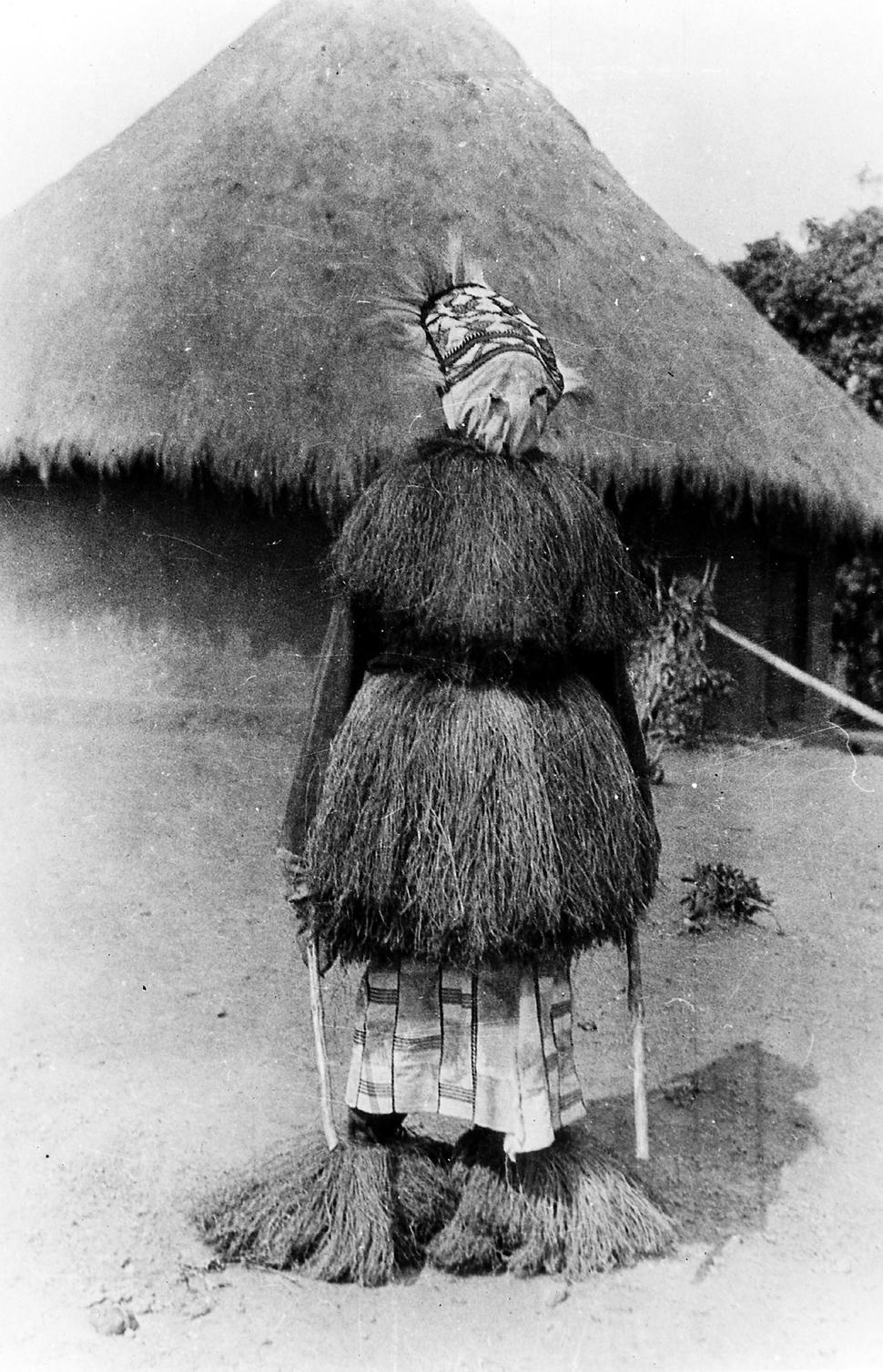 Obřadní maska společnosti Poro. Sierra Leone, 1930