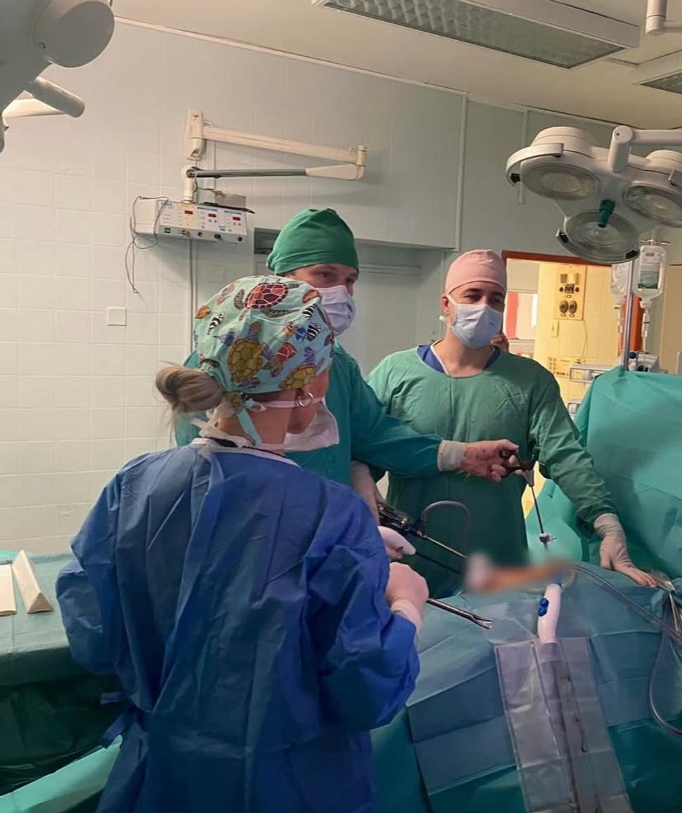 doktorka MUDr. Lucia Géczová z operačného tímu