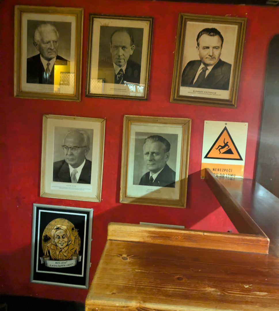 Interiér v retro štýle. Iste by tam rád visel aj náš Robko...