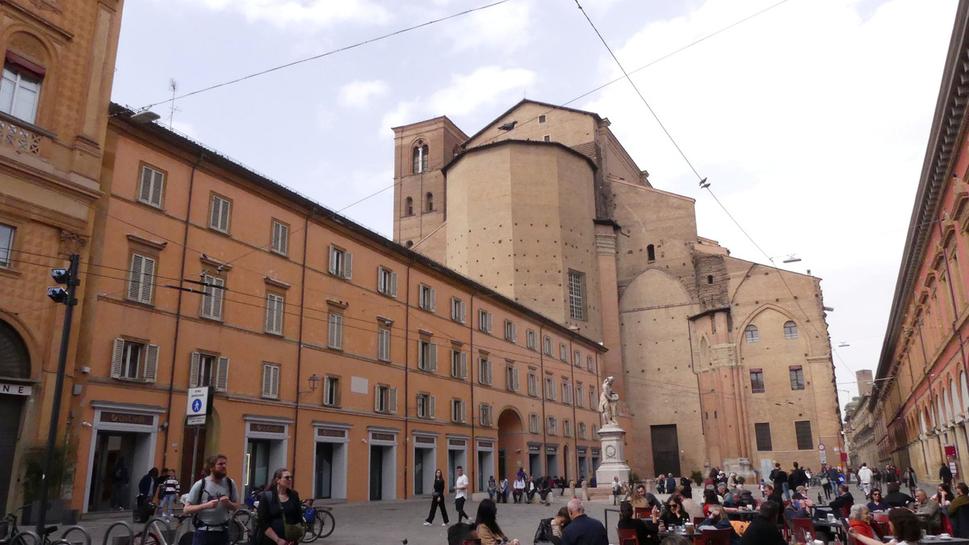 Bologna - Piazza Galvani