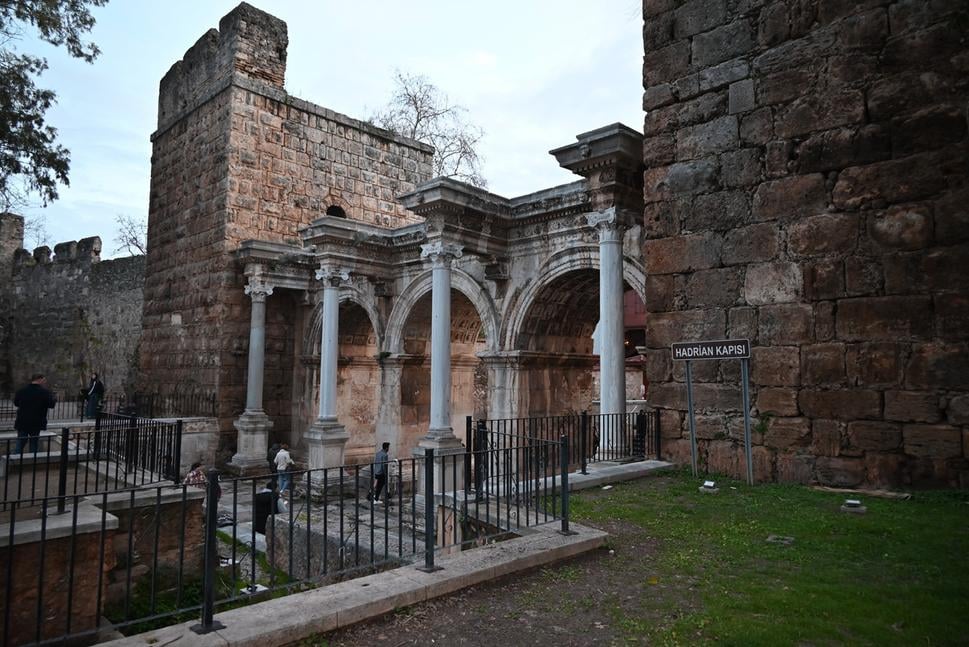 Antalya - Hadriánova brána