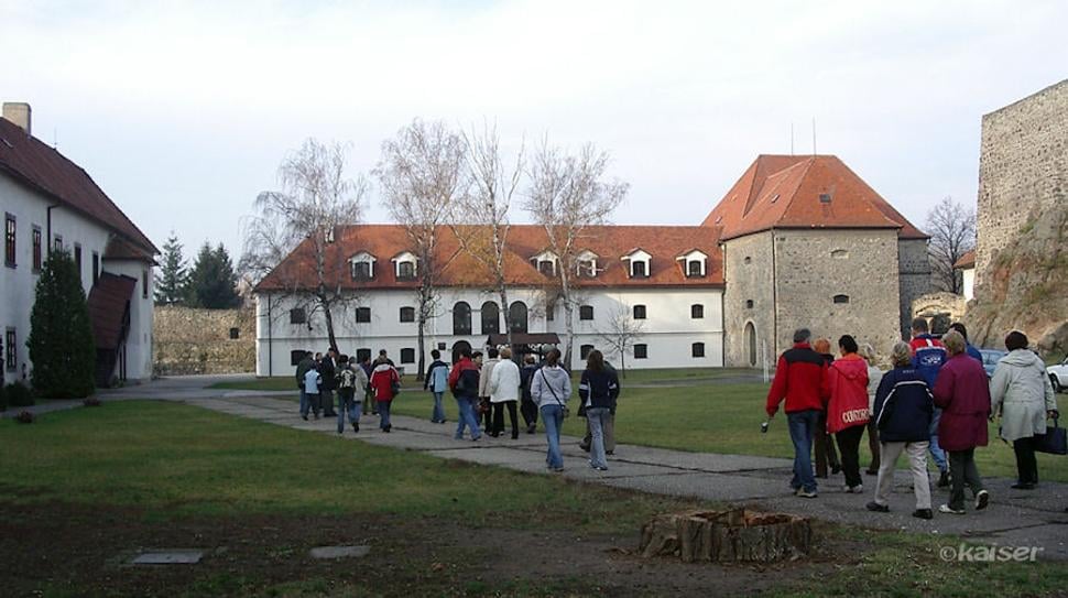 Tekovské múzeum ponúka návštevníkom zoznámenie s bohatou históriu, prírodnými vedami a ľudovou kultúrou regiónu