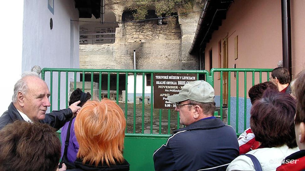 V Brhlovciach sme obdivovali skalné obydlia jediné svojho druhu v Európe