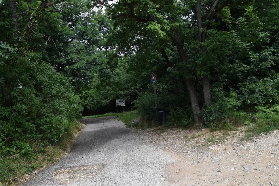 Začiatok turistického chodníka