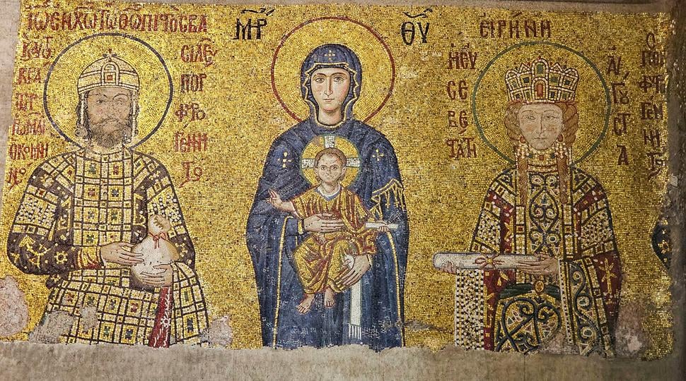 Mozaika približne z roku 1118 zobrazuje byzantského cisára Ioannisa II. (Jána II. Komnéna) a jeho manželku Irini (Irenu Uhorskú - Pirosku), uprostred Panna Mária a jej syn Ježiš.