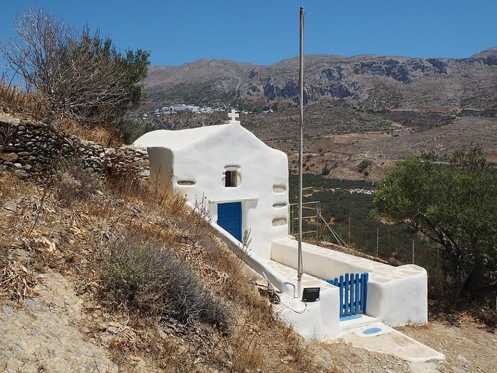 Cestou z Tholarie - kaplnka Agios Nikolaos