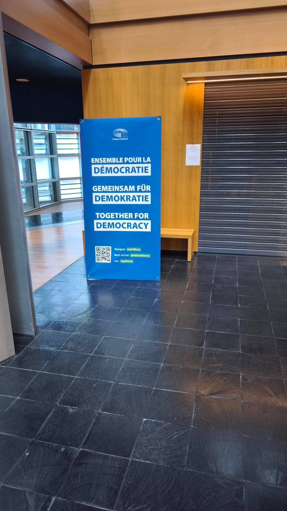 Veľmi dôležité motto Európskej únie "Spoločne za demokraciu".