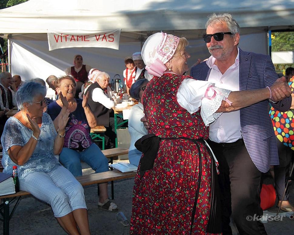 Folklórne slávnosti sa niesli v pravej atmosfére ľudovej zábavy