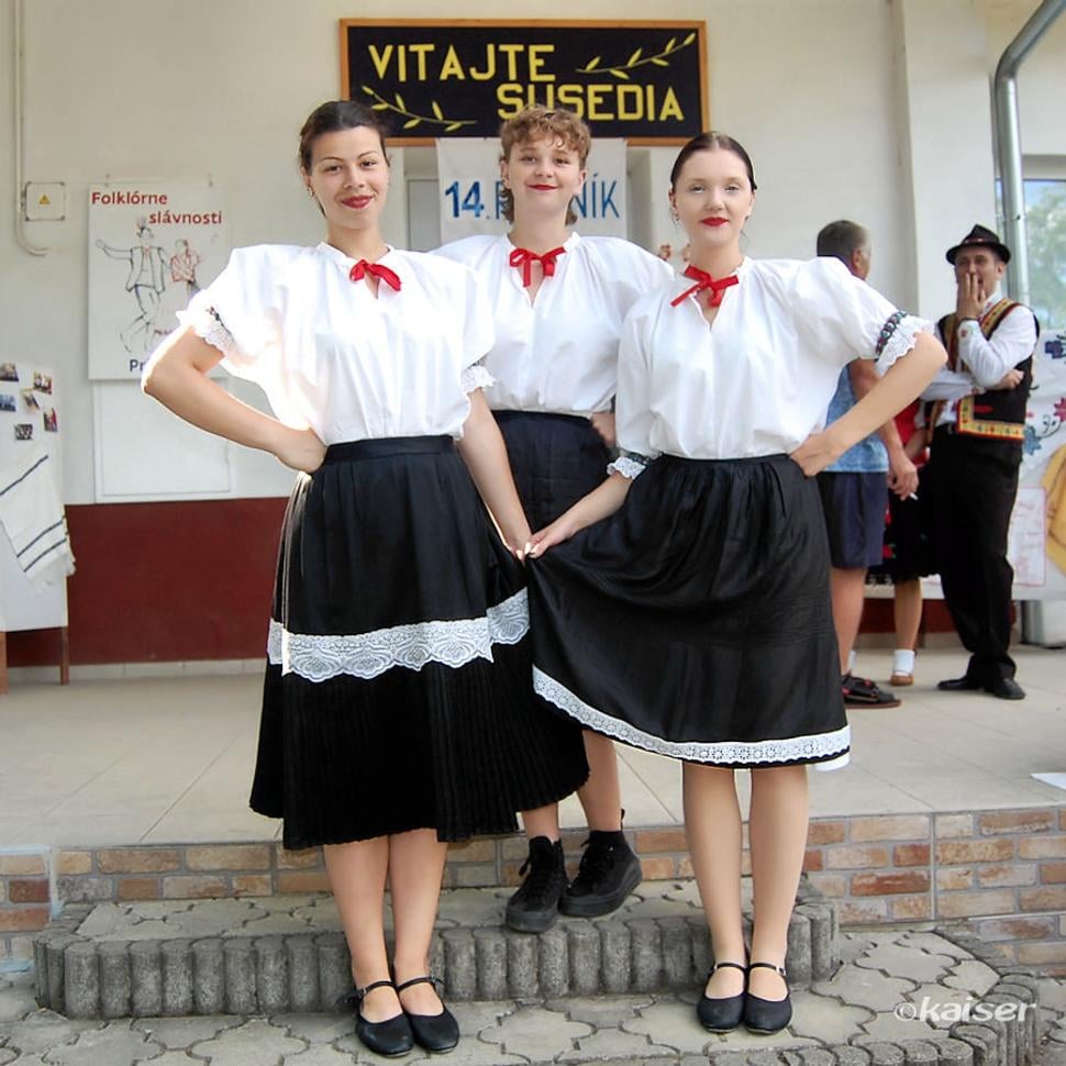 Fotografia na pamiatku pre Trio od kroja ku kroju