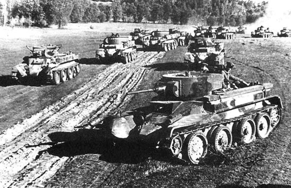 Plechová kavaléria, čiže urýchlený presun sovietskych tankových jednotiek do oblasti bojov, jún 1941