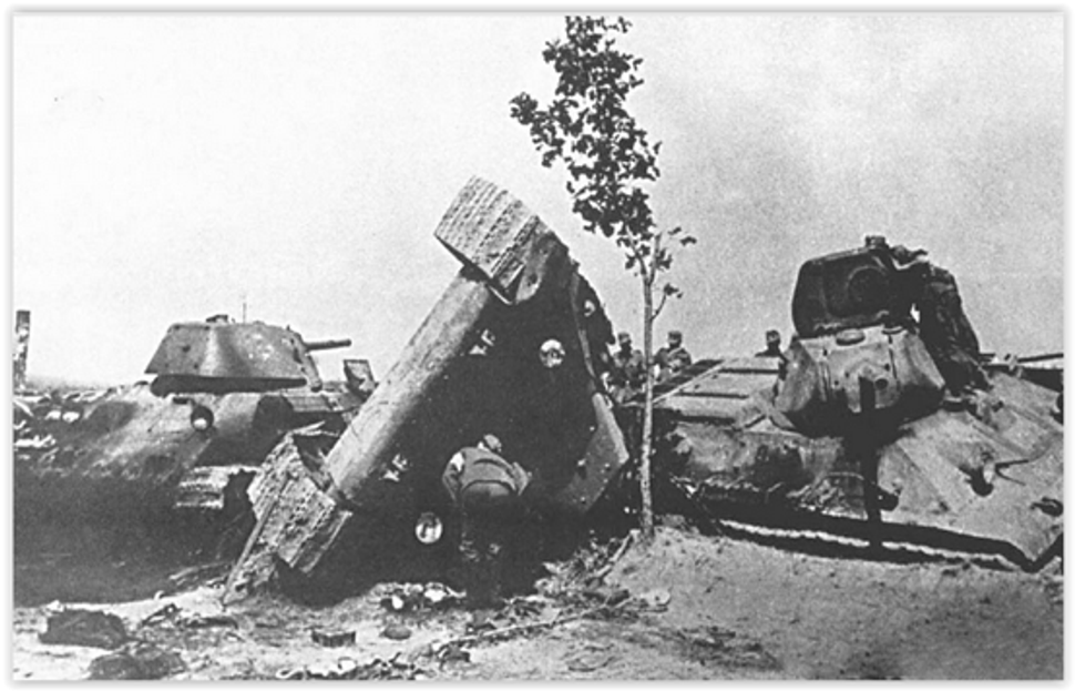 Sovietske tanky T-34 nemali šancu pri zásahu protilietadlovým kanónom Flak 88 mm