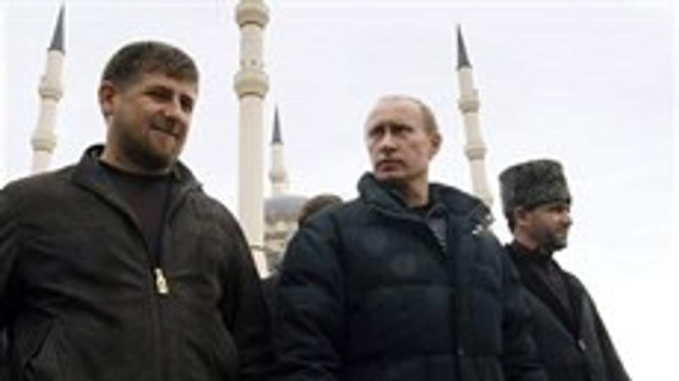 Putin a kadyrov pri otvorení naajväčšej mešity v čečensku pre 10 000 veriacich