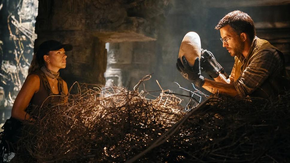 Scarlett Johansson, Jonathan Bailey